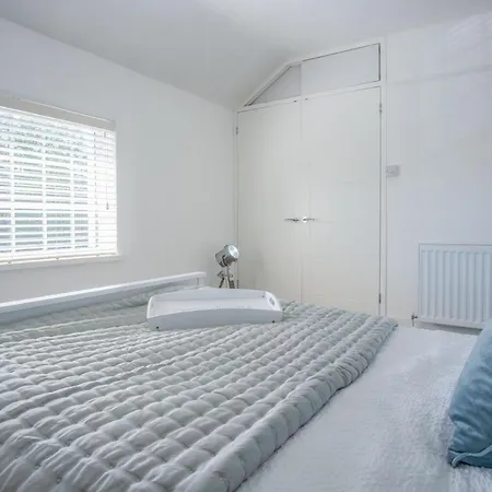 Newell Hill House - 3 Bedroom Holiday Home - Tenby Exterior photo
