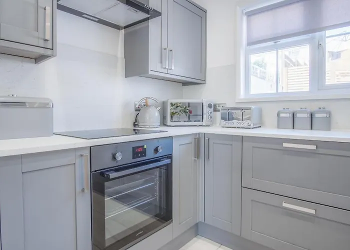 Newell Hill House - 3 Bedroom Holiday Home - Tenby